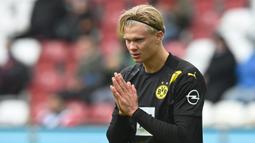 11. Erling Haaland (Borussia Dortmund) - Penyerang Norwegia ini menjadi salah satu calon kuat peraih Golden Boy 2020. Haaland tercatat sukses menceploskan 44 gol dalam 40 penampilan untuk RB Salzburg dan Borussia Dortmund di semua kompetisi. (AFP/Christof Stache)