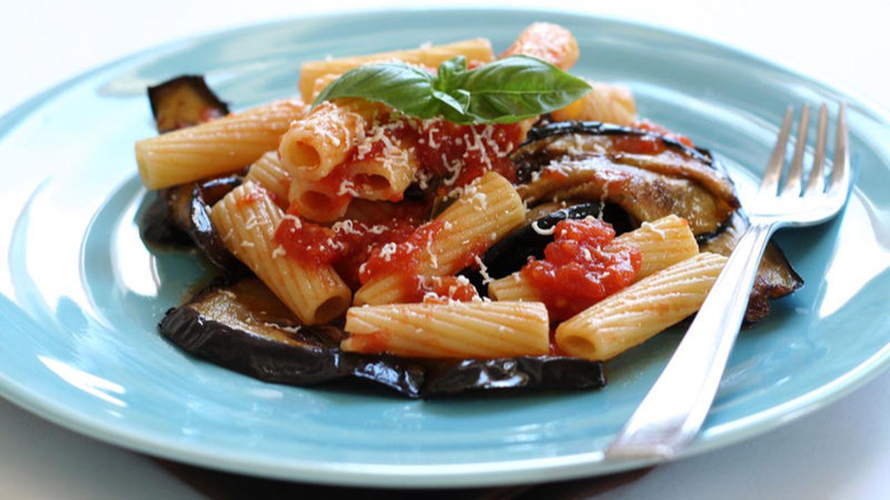 Ilustrasi Pasta alla Norma