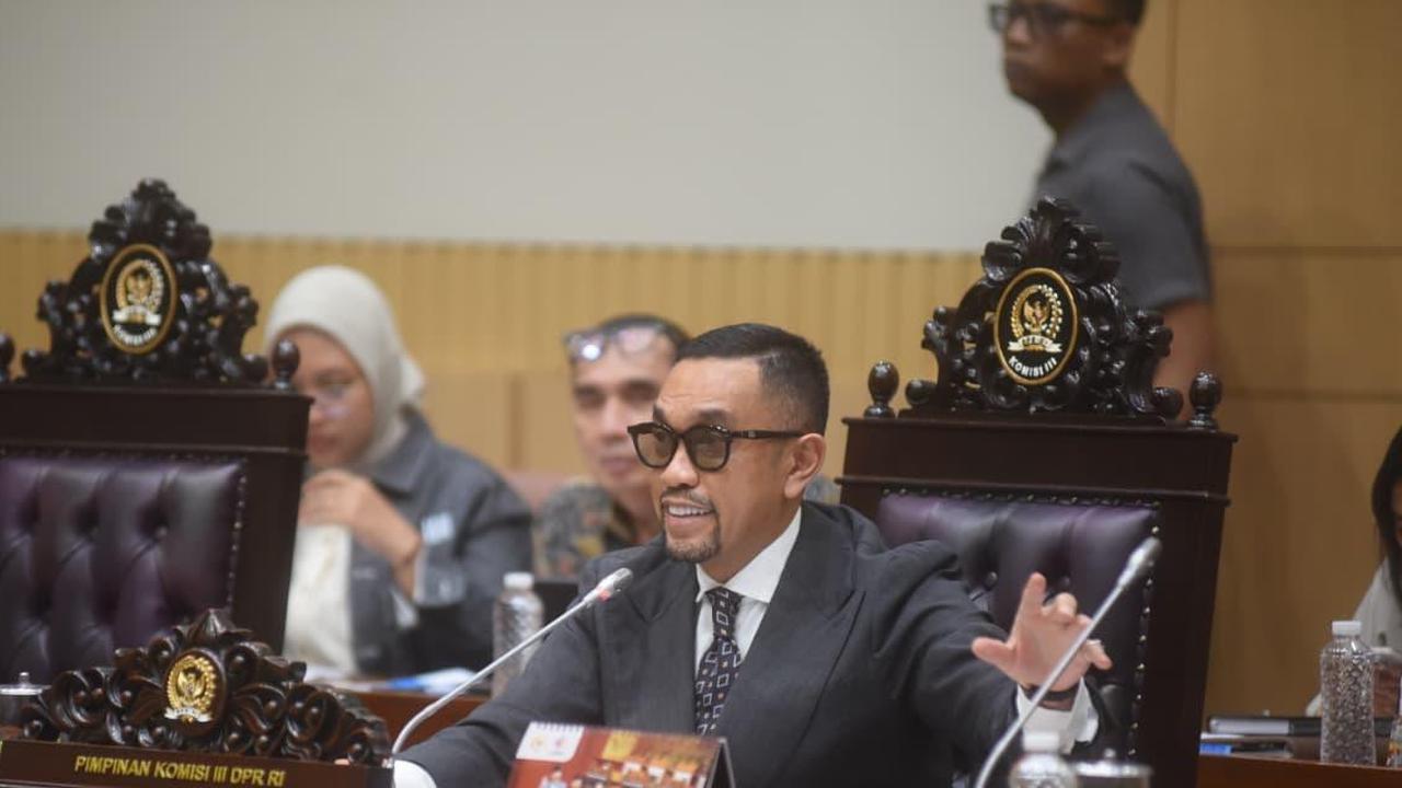 Kontroversi Ahmad Sahroni, Politisi NasDem yang Diganti dari Pimpinan Komisi III DPR
