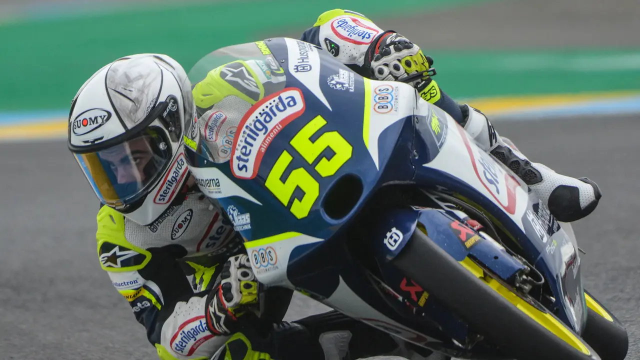 Pembalap Sterilgarda Max Racing Team, Romano Fenati.
