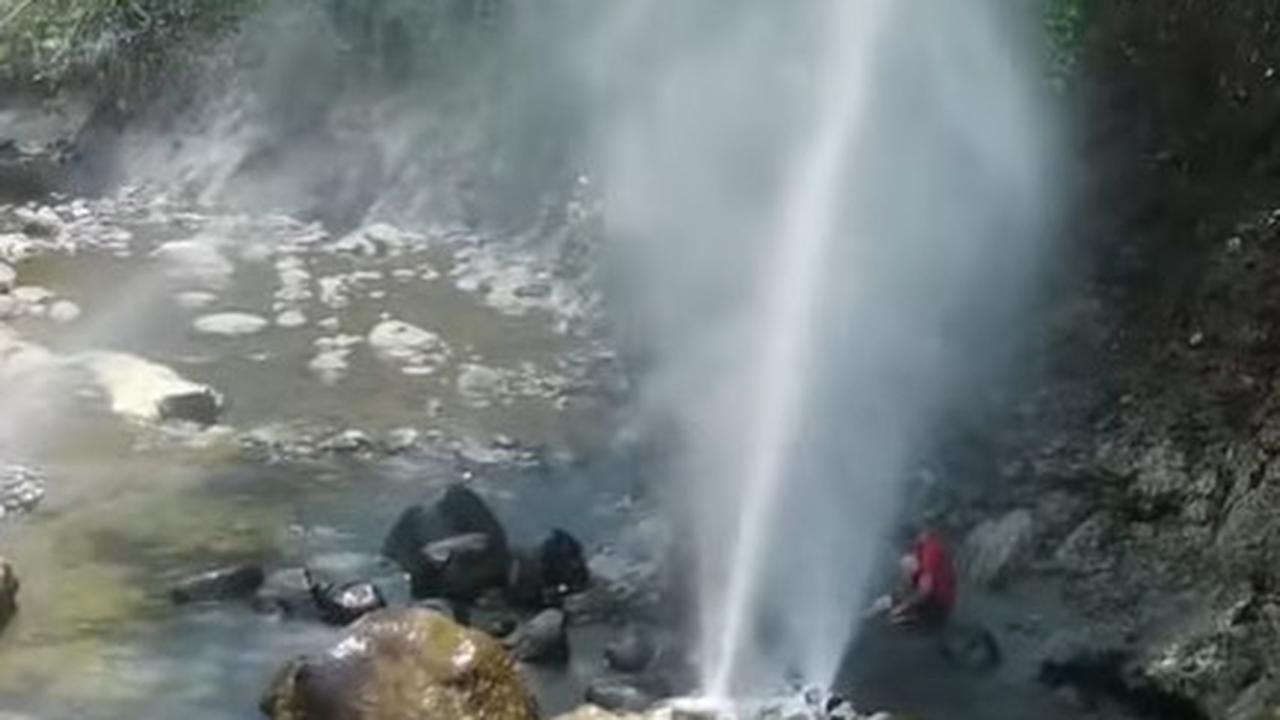 Hanya Ada Dua di Dunia, Begini Penampakan Wisata Sungai Air Panas di Cisolok Sukabumi