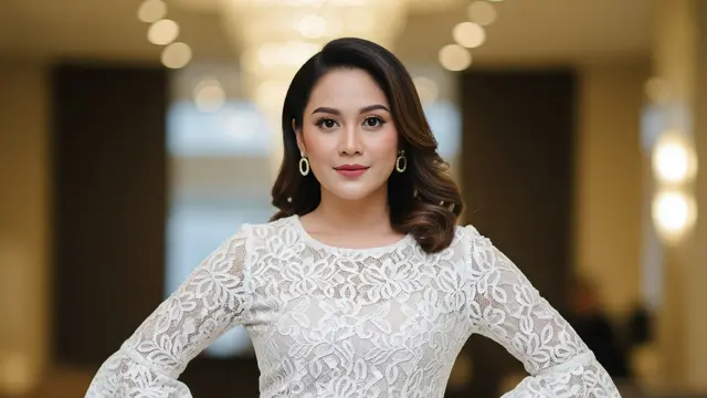 Model Atasan Brokat dengan Rok Batik Span Body Fit Elegan