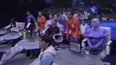 Para juri dan presenter D'Academy 5 saat menonton video Begitu Syulit Lupakan Reyhan. (Foto: YouTube Indosiar)