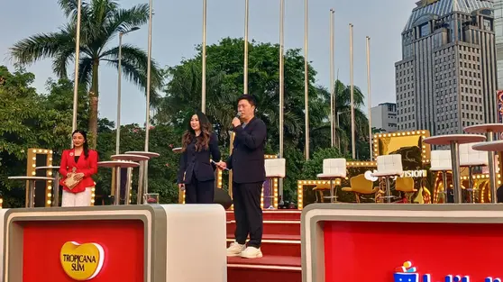 Ketika Layar LED Jadi Spot Foto Baru di Tengah Kota
