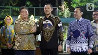 Kedatangan Ketua Umum Partai Golkar, Airlangga Hartarto disambut langsung Ketua Umum Partai Demokrat, Agus Harimurti Yudhoyono (AHY). (Liputan6.com/Helmi Fithriansyah)