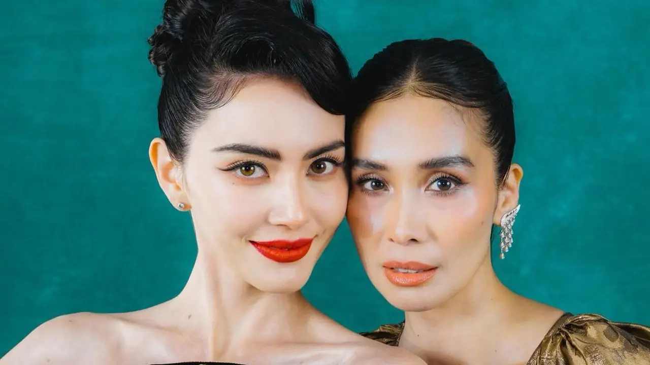 6 Adu Gaya Marsha Timothy dan Davika Hoorne Hadiri Gala Premiere Kang Mak From Pee Mak, Sama-sama Jadi Hantu di Film