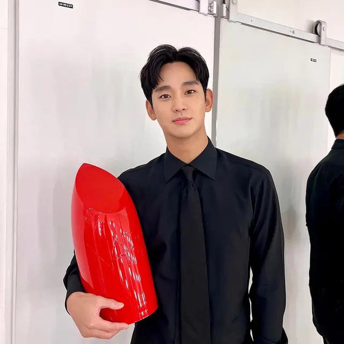 Penampilan Kim Soo Hyun dalam Variety Show Good Day Bakal Dipangkas Semaksimal Mungkin