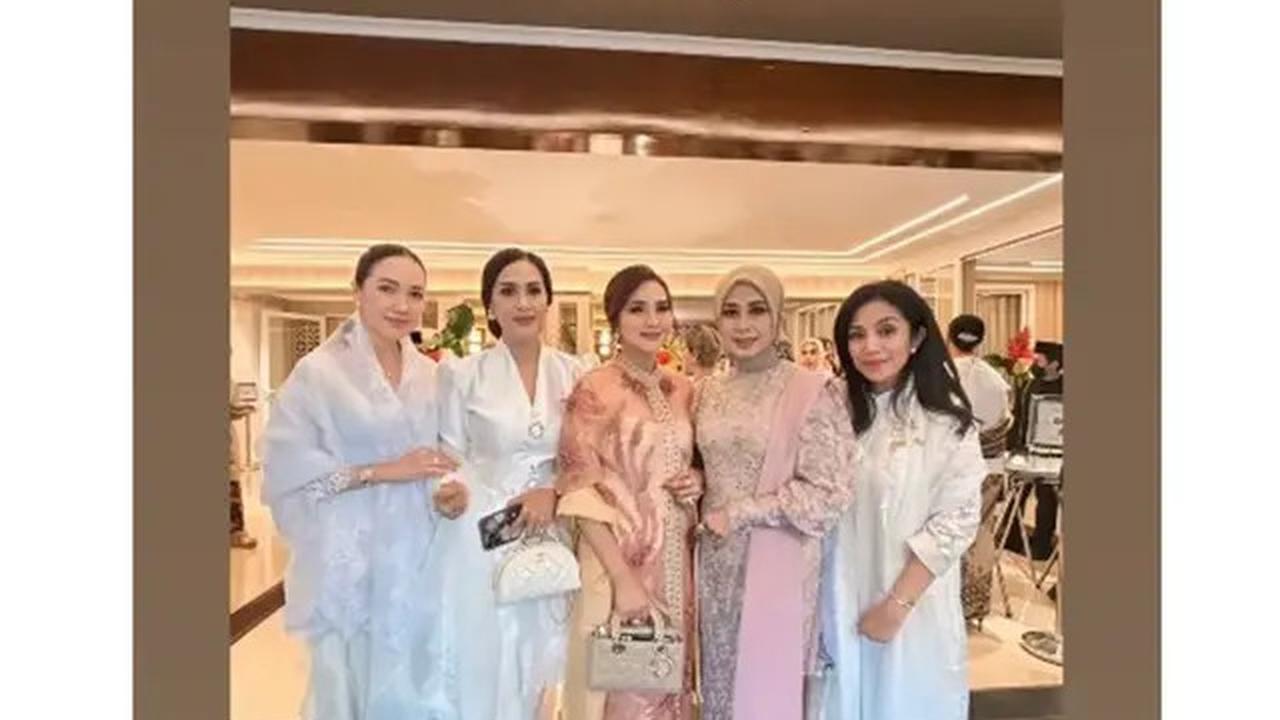 6 Potret Bella Saphira, Diah Permatasari dan Marini Zumarnis di Acara Pengajian, Tampil Memukau