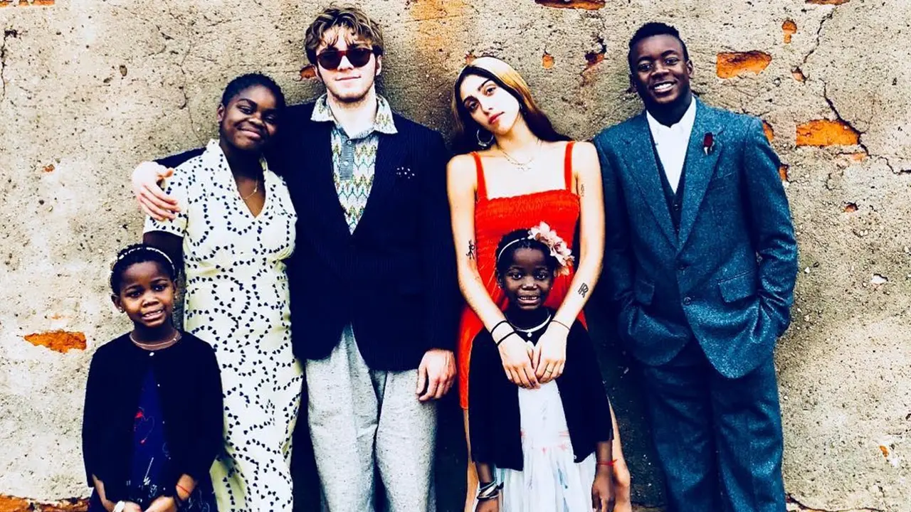 Madonna Unggah Potret Anak-anaknya Saat di Malawi