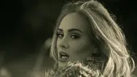 Adele Nangis Saat Rekaman Lagunya Sendiri