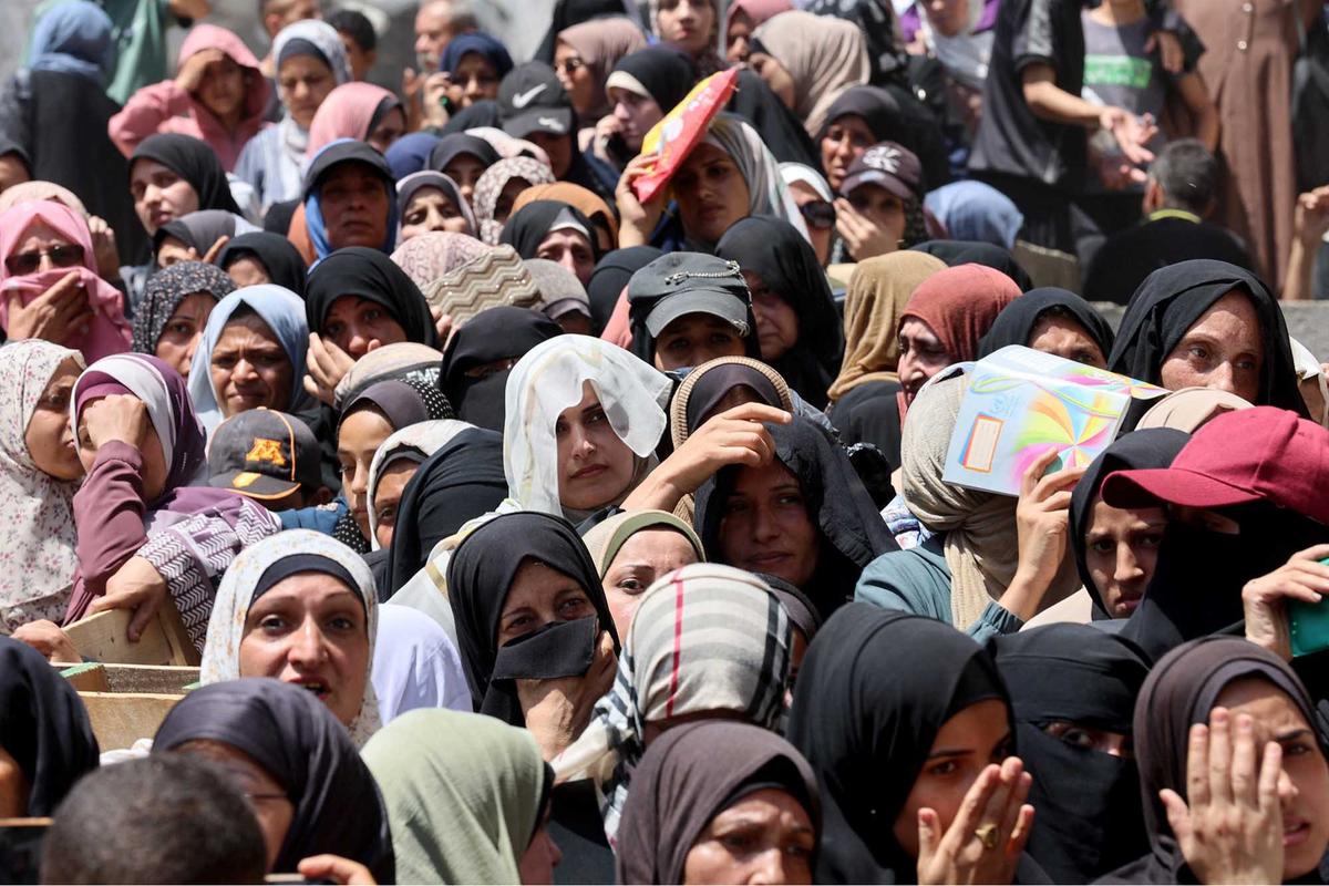FOTO: Sekarung Tepung Harapan di Tengah Krisis Pangan  di Gaza yang Makin Parah