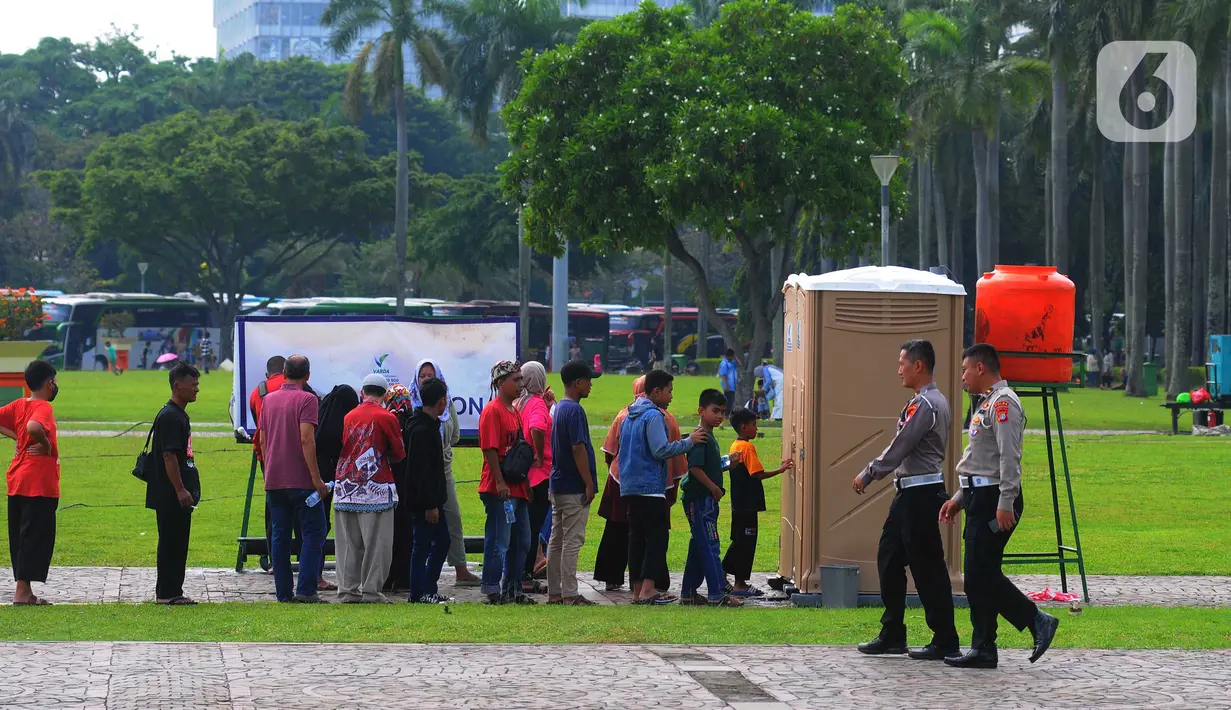 Kegiatan Mudik Gratis Polri Presisi 2023 dimaksudkan untuk memfasilitasi para pemudik khususnya dari wilayah DKI Jakarta dan sekitarnya agar dapat pulang kampung dengan aman, nyaman, sehat, dan selamat. (merdeka.com/Imam Buhori)