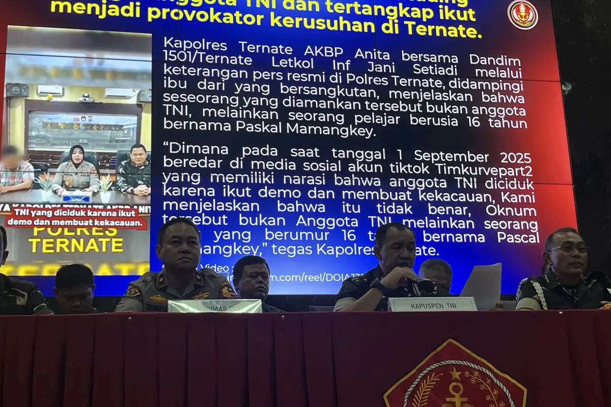 Kepala Pusat Penerangan (Kapuspen) TNI Brigjen Freddy Ardianzah saat konferensi pers di Mabes TNI, CIlangkap, Jakarta Timur. (Liputan6.com/M Radityo Priyasmoro)
