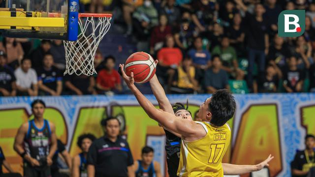 Kesatria Bengawan Solo vs Amartha Hangtuah Jakarta, IBL 2024