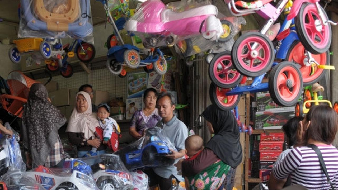 Berkah Lebaran, omzet pedagang mainan di Pasar Gembrong meningkat