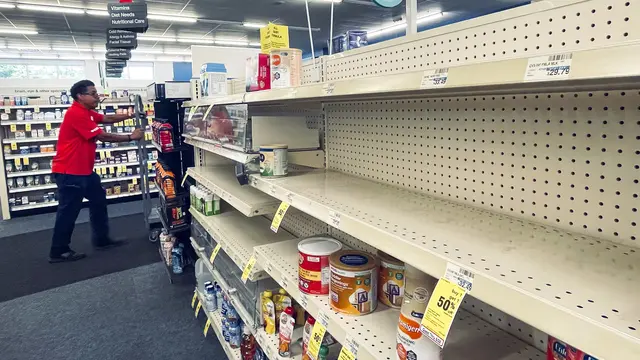 Rak-Rak Supermarket Kosong di AS Karena Kelangkaan Susu Formula