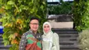 Arie Untung dan Fenita Arie tetap hangat meski sudah 17 tahun bersama (Instagram/fenitarie)