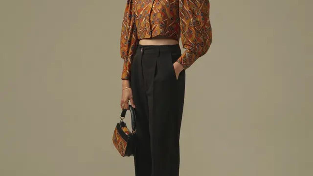 7 Model Jas Kombinasi Batik Wanita yang Trendi di Tahun 2025, Gaya Formal Elegan Berbalut Nuansa Budaya
