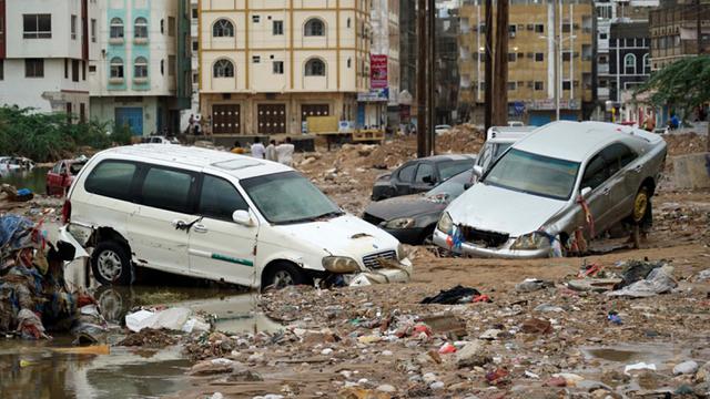 FOTO: Topan Shaheen Sebabkan Banjir di Yaman