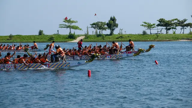 Jetski hingga Perahu Naga Meriahkan Jakarta Water Sport 2025