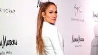 Bukan hal yang mengherankan jika selebriti papan atas  seperti Jennifer Lopez memiliki asset properti yang bernilai hingga ratusan miliar rupiah. Dengan suara emas yang sudah memiliki jam terbang tinggi, semuanya bisa diwujudkan. (AFP/John Sciulli)