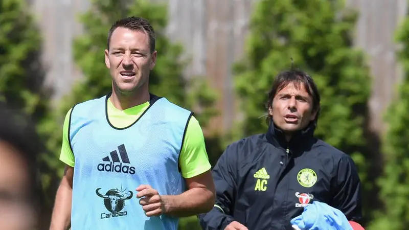 Manajer Chelsea Antonio Conte dan John Terry (sky sports)