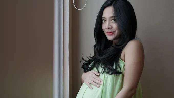 Dea Ananda mengunggah foto lamanya saat berbadan dua, dia mengaku kangen rasanya hamil