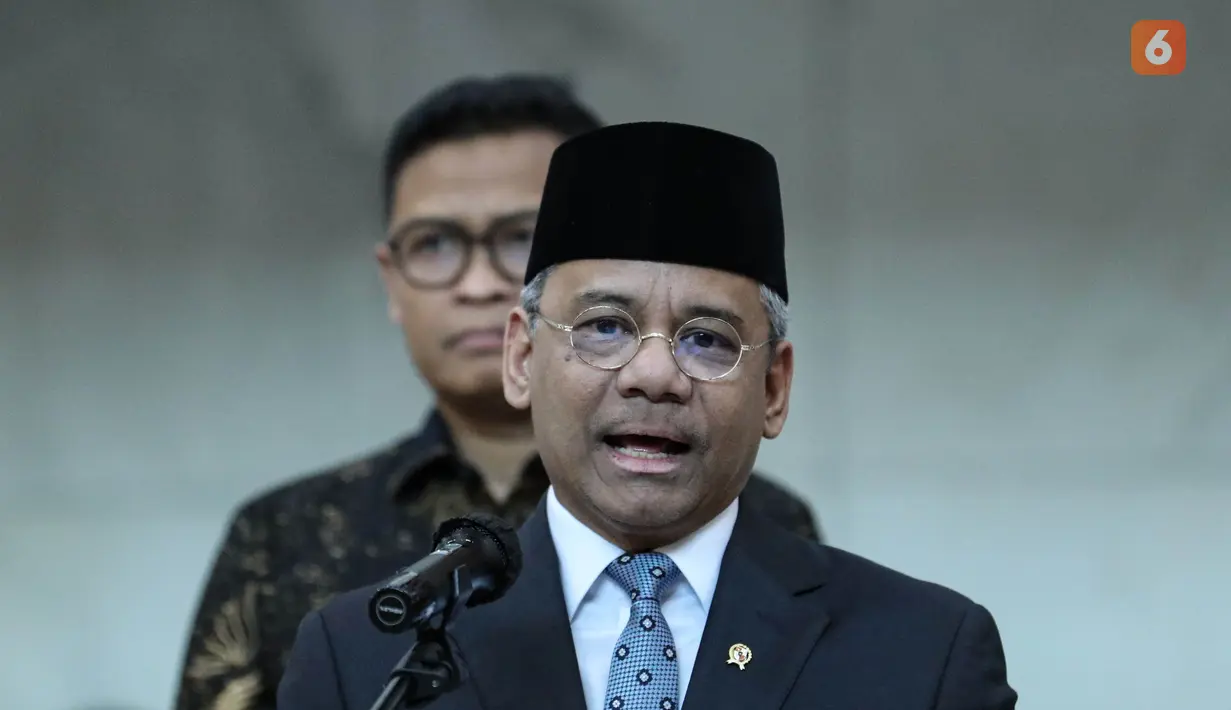Menteri Keuangan Suahasil Nazara memberikan keterangan pers kepada media di Gedung Djuanda Kementerian Keuangan, Jakarta, Senin (14/9/2026). Suahasil resmi menjabat Menteri Keuangan menggantikan Purbaya Yudhi Sadewa. (KLY/Budy Santoso)