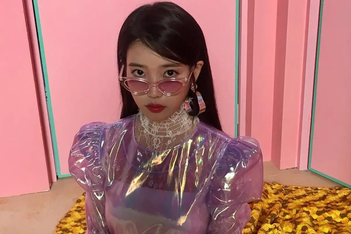 IU