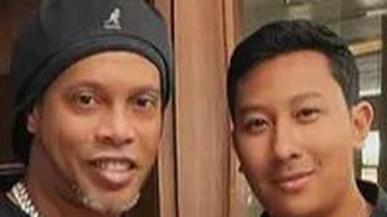 Saat beranjak dewasa, Darma semakin tampan dan menjadi idola kaum hawa.