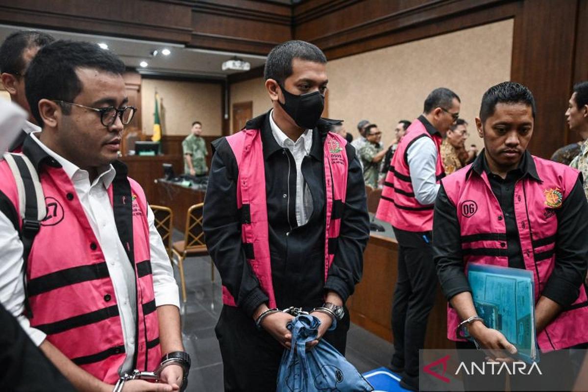 Sidang Anak Riza Chalid, Muhamad Kerry Adrianto Riza