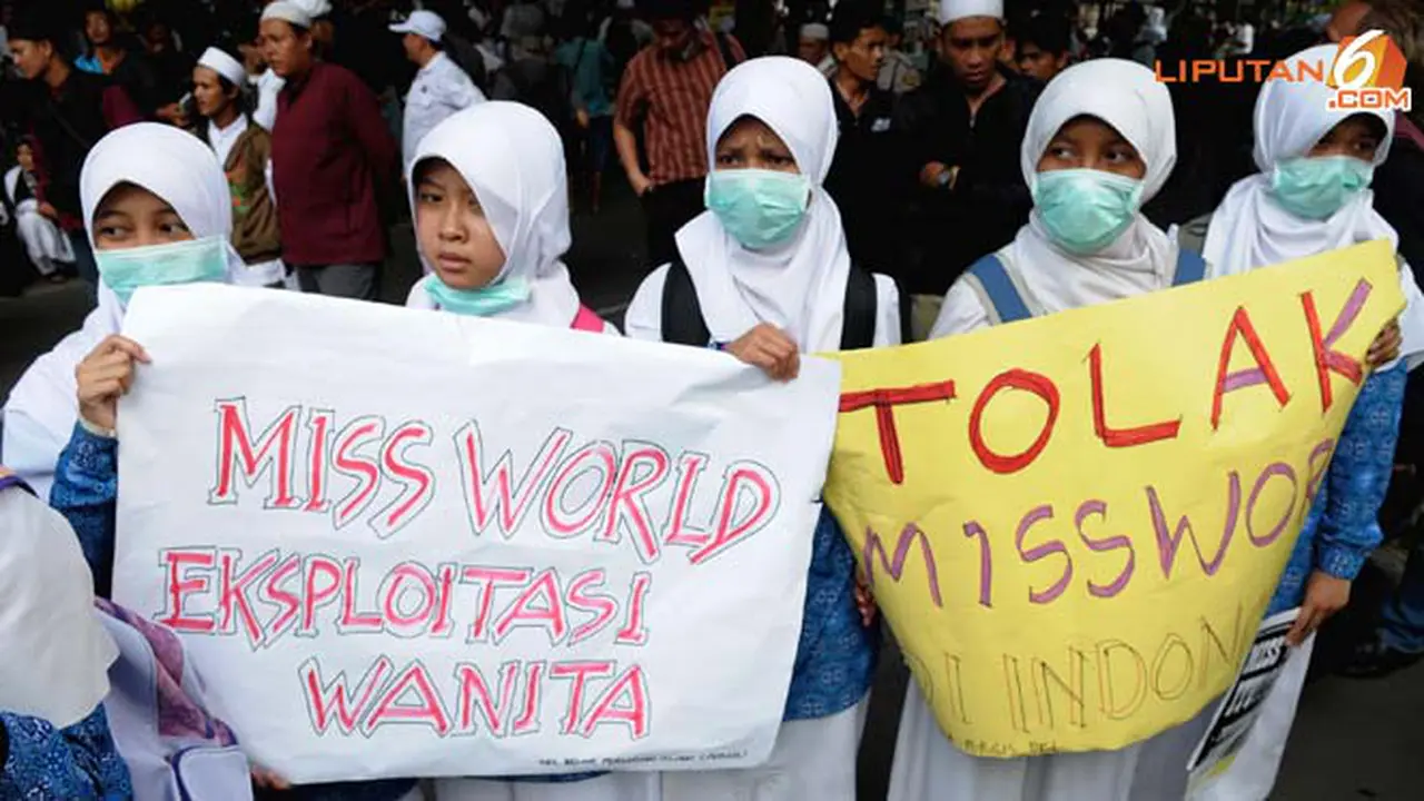 tolak-missworld-130903d.jpg