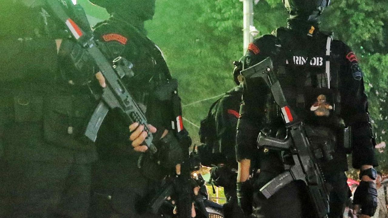 FOTO: Penampakan 1.500 Personel Gabungan Siap Siaga Amankan Malam Pergantian Tahun Baru 2024 di Jakarta