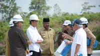 Presiden Joko Widodo meninjau lokasi calon ibu kota di Bukit Soeharto Kutai Kartanegara Kaltim. (Liputan6.com/ Abelda Gunawan)