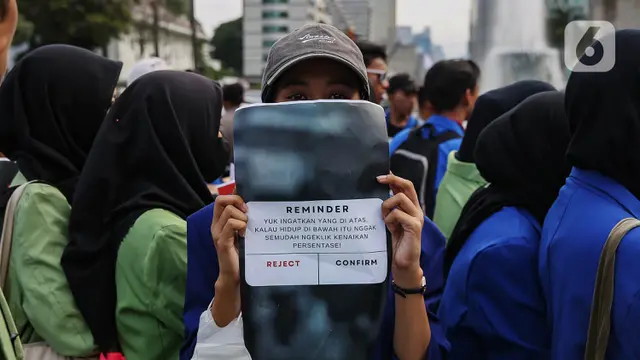 Tolak Penerapan PPN 12 Persen, BEM SI Kerakyatan Berunjuk Rasa di Kawasan Patung Kuda Jakarta