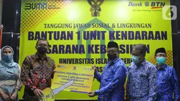 Bantuan TJSL merupakan bentuk tanggung jawab sosial BTN kepada UIN Sultan Maulana Hasanuddin Banten yang telah menjalin sinergi layanan perbankan antara lain berupa layanan dana maupun kredit baik kepada karyawan maupun mahasiswa. (Liputan6.com/HO/BTN)