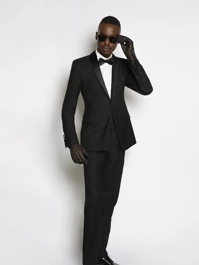 Ashton Sanders mengenakan Dior di Oscar 2021