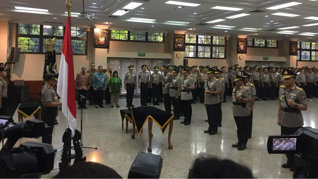 Kapolri memimpin sertijab 6 kapolda dan kadiv propam Polri