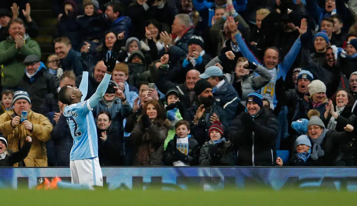 Gelandang City, Kelechi Iheanacho melakukan selebrasi usai mencetak gol kegawang Tottenham pada lanjutan liga Inggris di Stadion Etihad, (14/2). Tottenham menang tipis atas City dengan skor 2-1. (Reuters/Lee Smith)