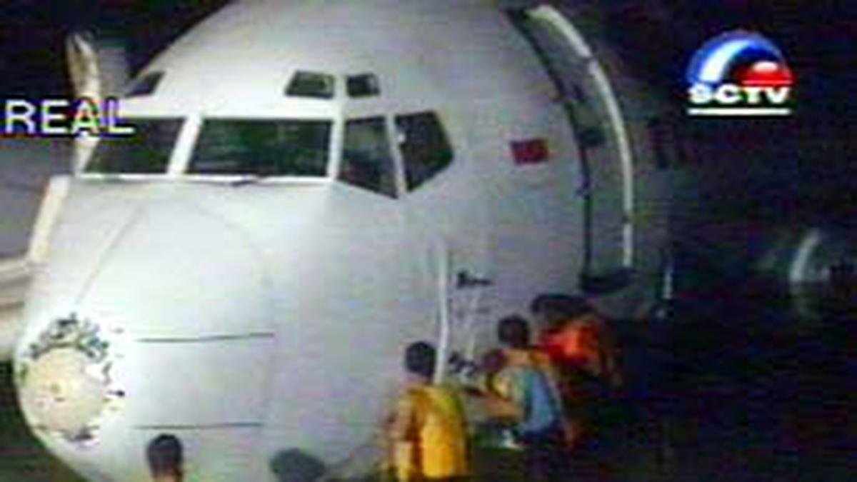 Garuda indonesia flight 421 | Insiderpuj.com