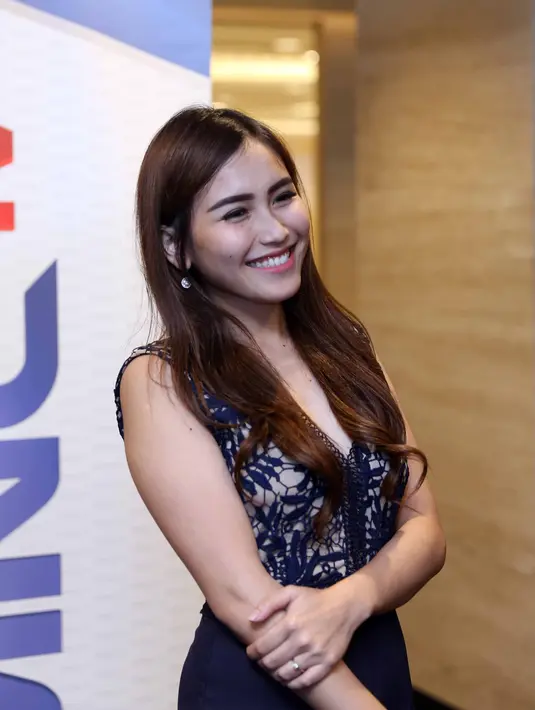 Terus menlanjutkan perjuangannya, saat ini Ayu pun terus melebarkan sayapnya di dunia hiburan. Tak hanya sebagai penyanyi dangdut, ia juga tengah memasuki dunia akting dengan sebuah sinetron yang dibintanginya. (Nurwahyunan/Bintang.com)