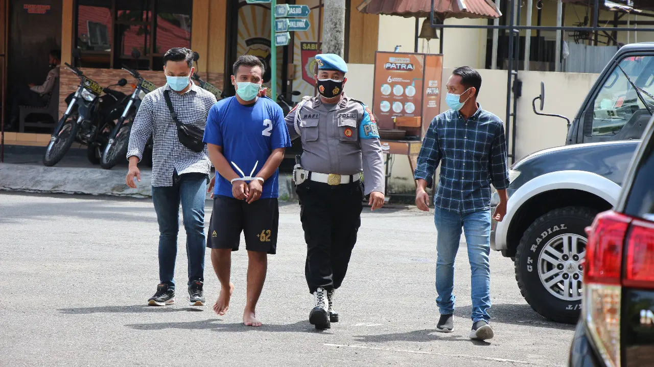 Palaku DA saat di Gelandang Petugas