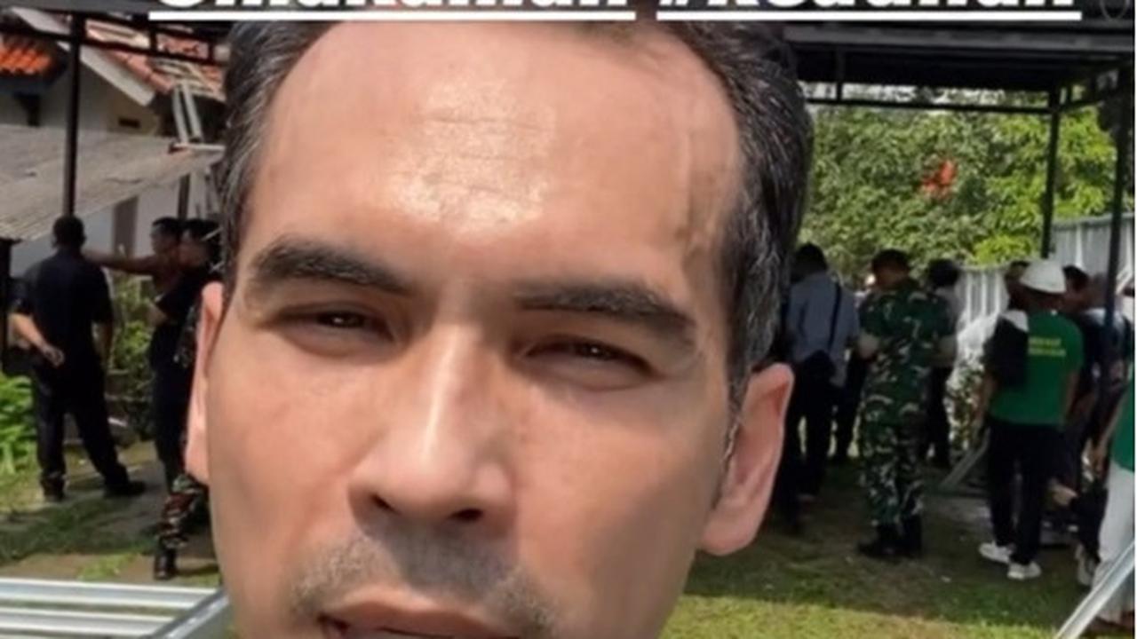 Potret Atalarik Syah Ungkap Rumahnya Dibongkar Aparat, Sebut Tidak Ada Surat Eksekusi