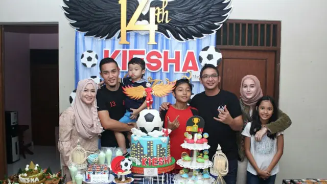 Potret 6 Seleb dan Mantan Istri Pasangan Rayakan Ultah Anak, Kompak Banget