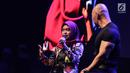 Presenter Deddy Corbuzier bersama selebgram Ria Ricis saat jadi pembicara di  XYZ DAY 2018  di The Hall Senayan City, Jakarta, Rabu (25/4). XYZ Day diselenggarakan oleh KapanLagi Youniverse. (Liputan6.com/Herman Zakharia)