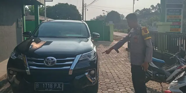 Mobil Fortuner yang Ditumpangi Adik Wagub Lampung Tabrak Pasangan Kakek Nenek, Satu Orang Tewas
