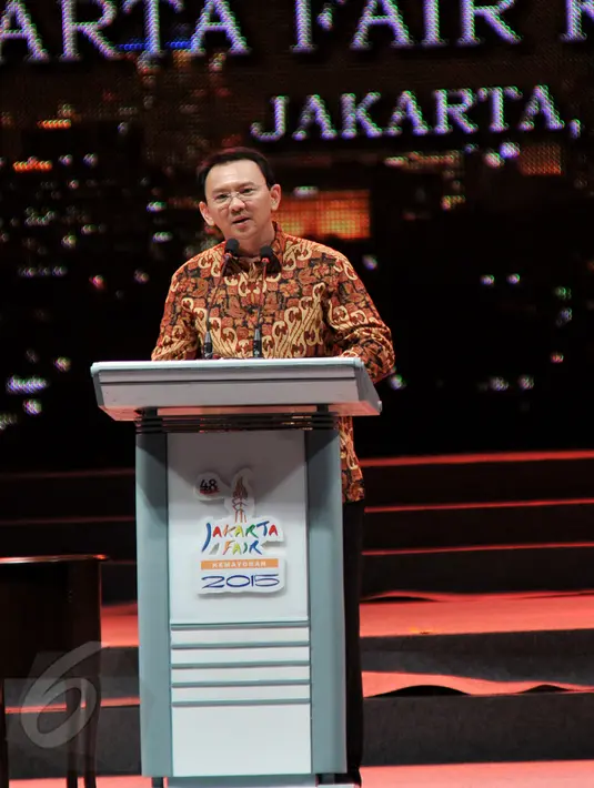Gubernur DKI Jakarta Basuki Thajaja Purnama memberikan sambutan saat  pembukaan Jakarta Fair 2015 di JIExpo, Jakarta, Jumat (29/5/2015).  (Liputan6.com/Johan Tallo)