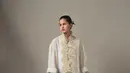 Koleksi ini mengharmoniskan warisan budaya dengan sentuhan modern, menghadirkan berbagai busana elegan yang sempurna untuk pertemuan dan perayaan Ramadan. [Dok/SAPTO DJOJOKARTIKO].