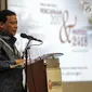 Ketua Bawaslu Abhan memberi sambutan dalam acara diskusi awal tahun bertajuk "Pencapaian 2017 dan Proyeksi 2018" di Jakarta, Kamis (25/1). Sebanyak 65 ditemukan sebagai pelanggaran kode etik dan 156 perundang-undangan. (Liputan6.com/Faizal Fanani)