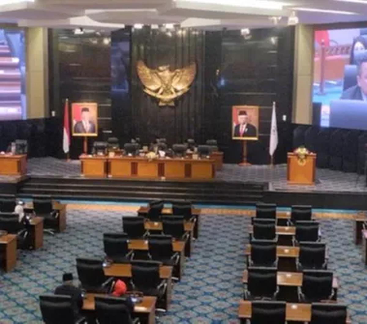 Nawawi mengimbau agar para anggota DPRD DKI Jakarta patuh pada kode etik dan menjunjung tinggi marwah dan kehormatan institusi legislatif. Agar hal serupa tak terulang, Nawawi bakal bersurat kepada pimpinan dan anggota DPRD DKI Jakarta.